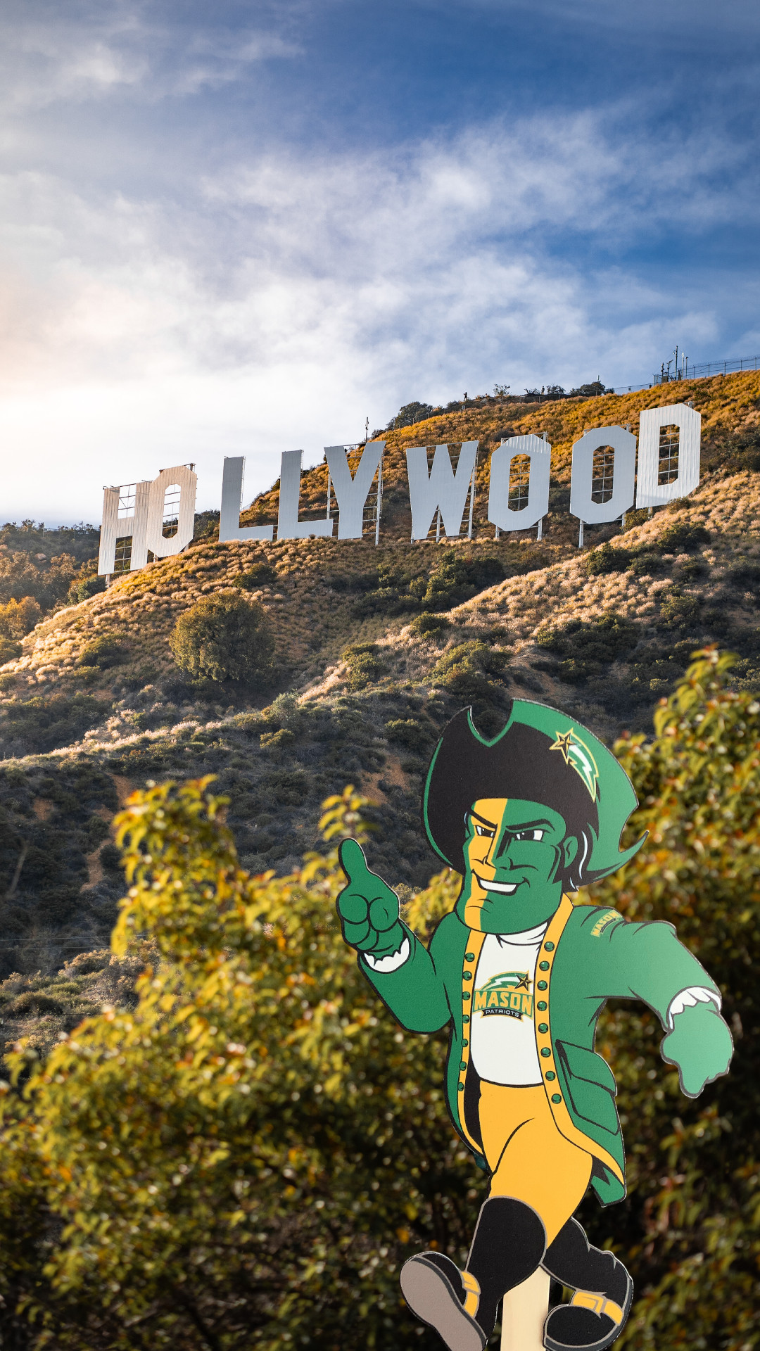 Flat Patriot visiting the Hollywood sign